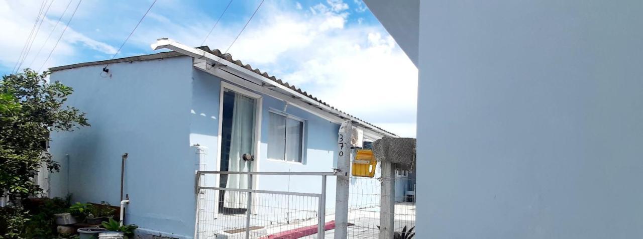 Kitnet K1 Em Torres-Rs - Na Mais Bela Praia Gaucha - Cozinha - Banheiro - Ar Condicionado - Smart Tv 32' - Wi-Fi - Anfitria Superhost No Bnb Ngoại thất bức ảnh