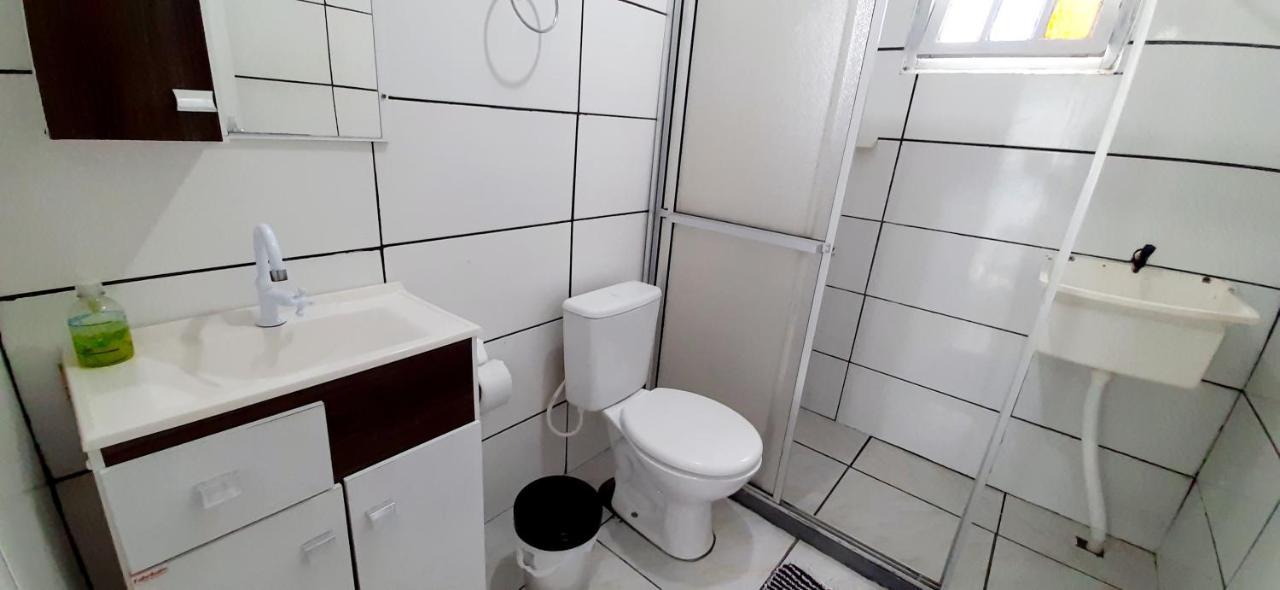 Kitnet K1 Em Torres-Rs - Na Mais Bela Praia Gaucha - Cozinha - Banheiro - Ar Condicionado - Smart Tv 32' - Wi-Fi - Anfitria Superhost No Bnb Ngoại thất bức ảnh