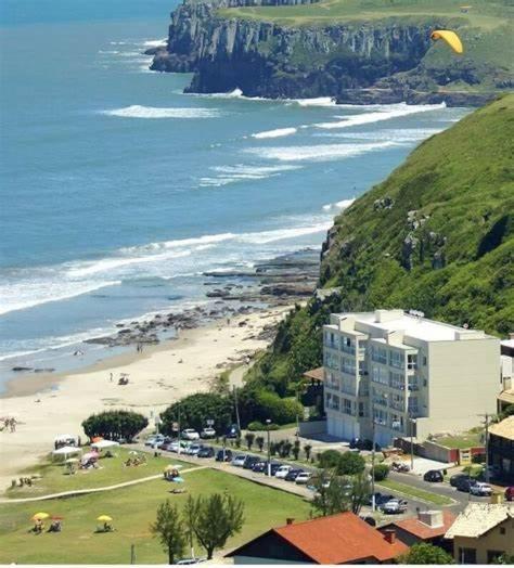 Kitnet K1 Em Torres-Rs - Na Mais Bela Praia Gaucha - Cozinha - Banheiro - Ar Condicionado - Smart Tv 32' - Wi-Fi - Anfitria Superhost No Bnb Ngoại thất bức ảnh